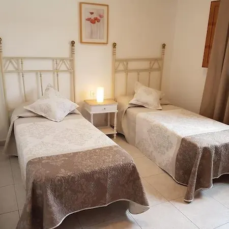 Tabaybas E31, Two Bed 卡门港